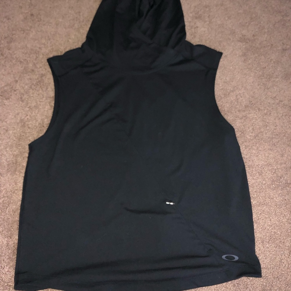 Oakley Sleeveless Pullover- size M